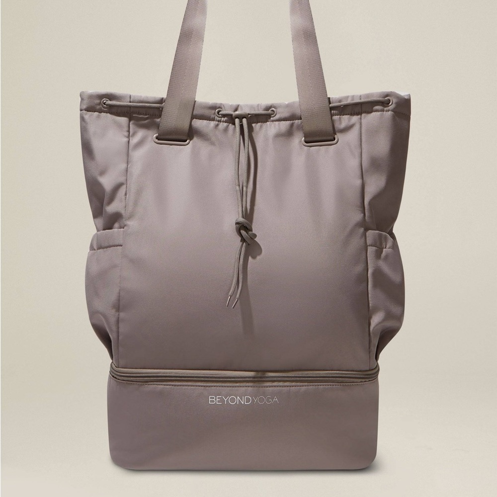 *NWT* Beyond Yoga Gym Bag